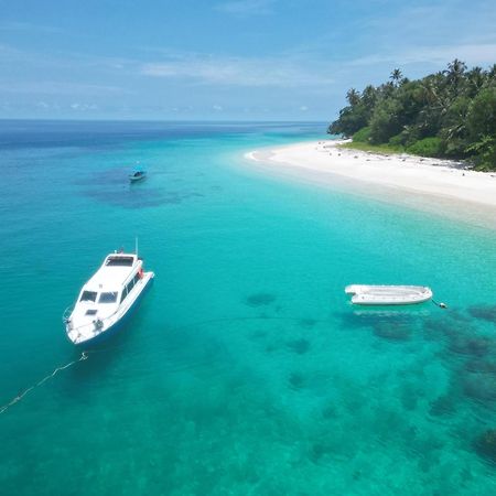 Pinang Island - Private Island Sea View Bungalows Singkil  エクステリア 写真
