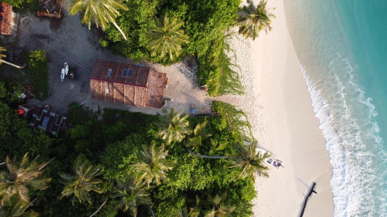 Pinang Island - Private Island Sea View Bungalows Singkil  エクステリア 写真