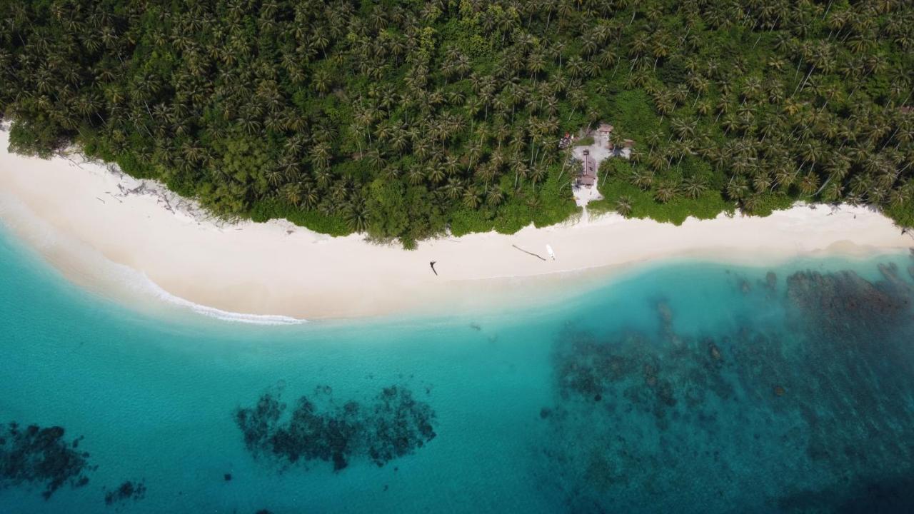 Pinang Island - Private Island Sea View Bungalows Singkil  エクステリア 写真