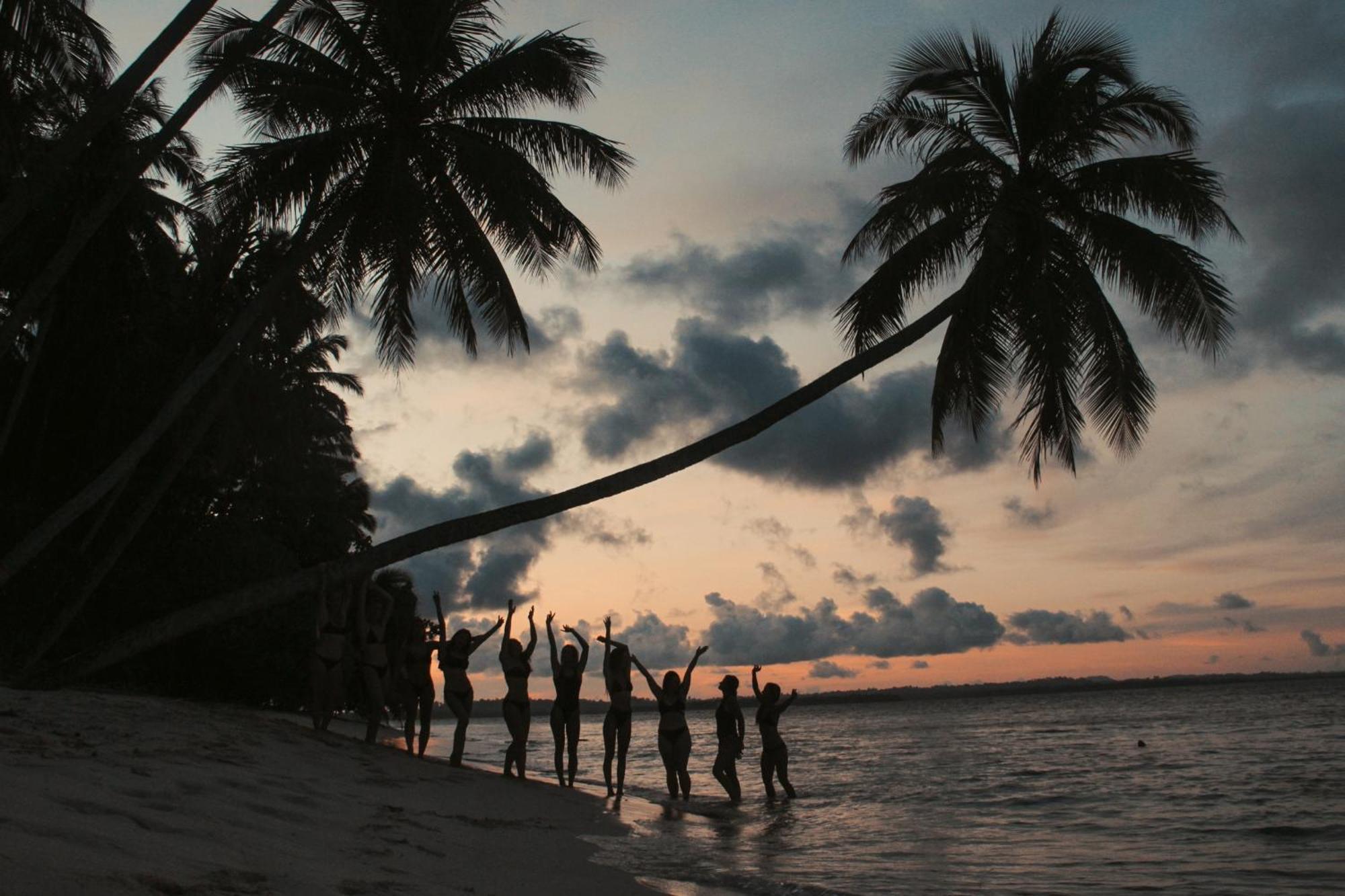 Pinang Island - Private Island Sea View Bungalows Singkil  エクステリア 写真