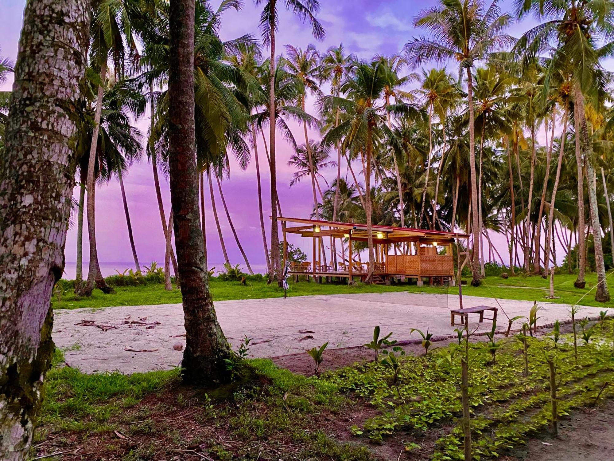 Pinang Island - Private Island Sea View Bungalows Singkil  エクステリア 写真