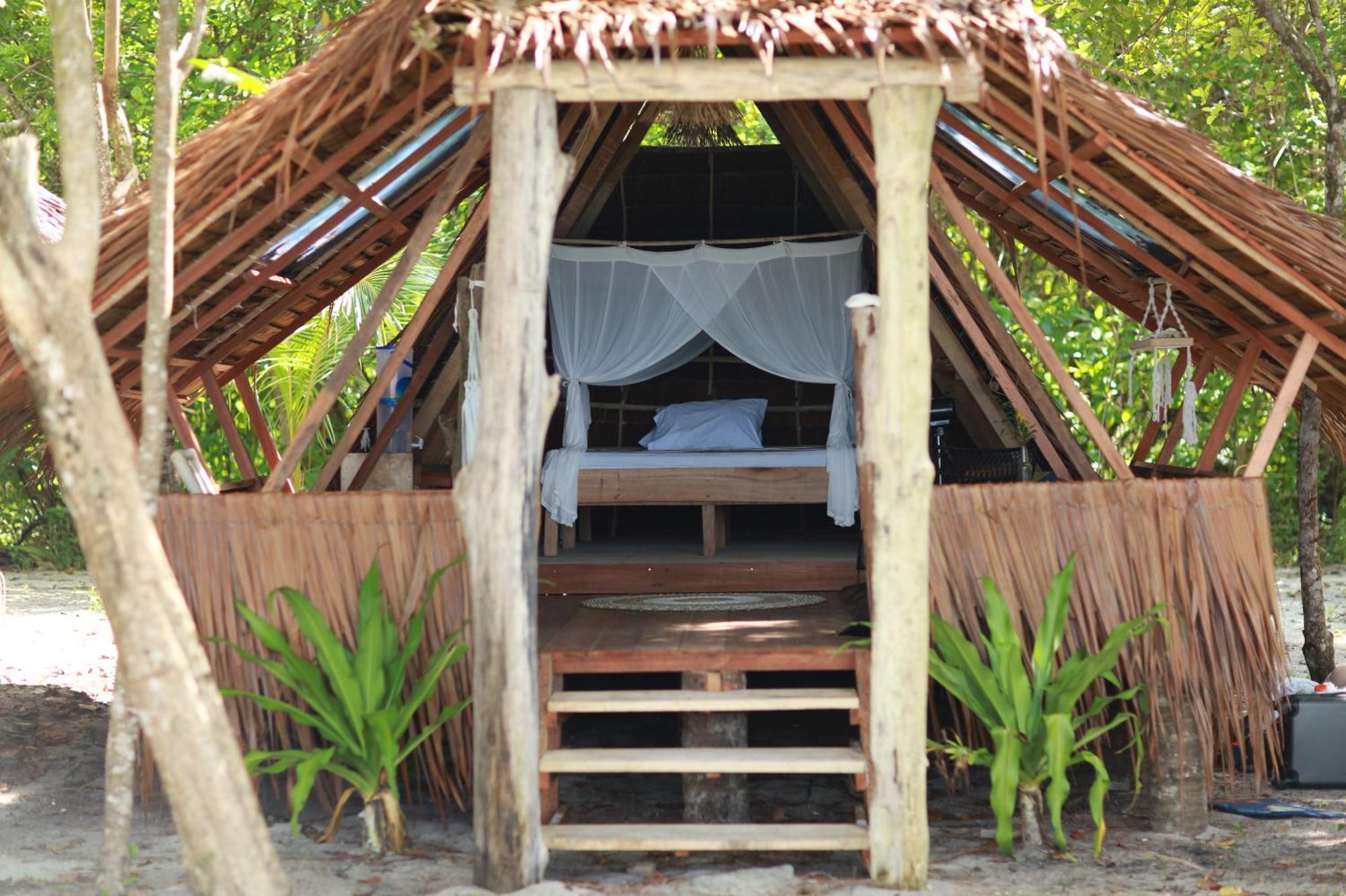 Pinang Island - Private Island Sea View Bungalows Singkil  エクステリア 写真