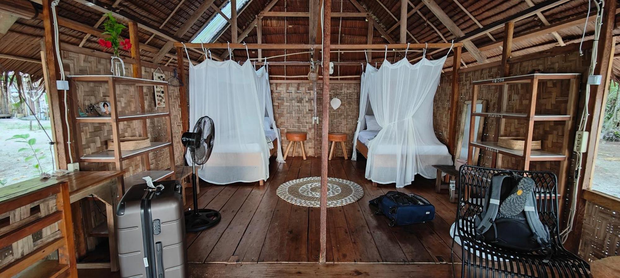 Pinang Island - Private Island Sea View Bungalows Singkil  エクステリア 写真