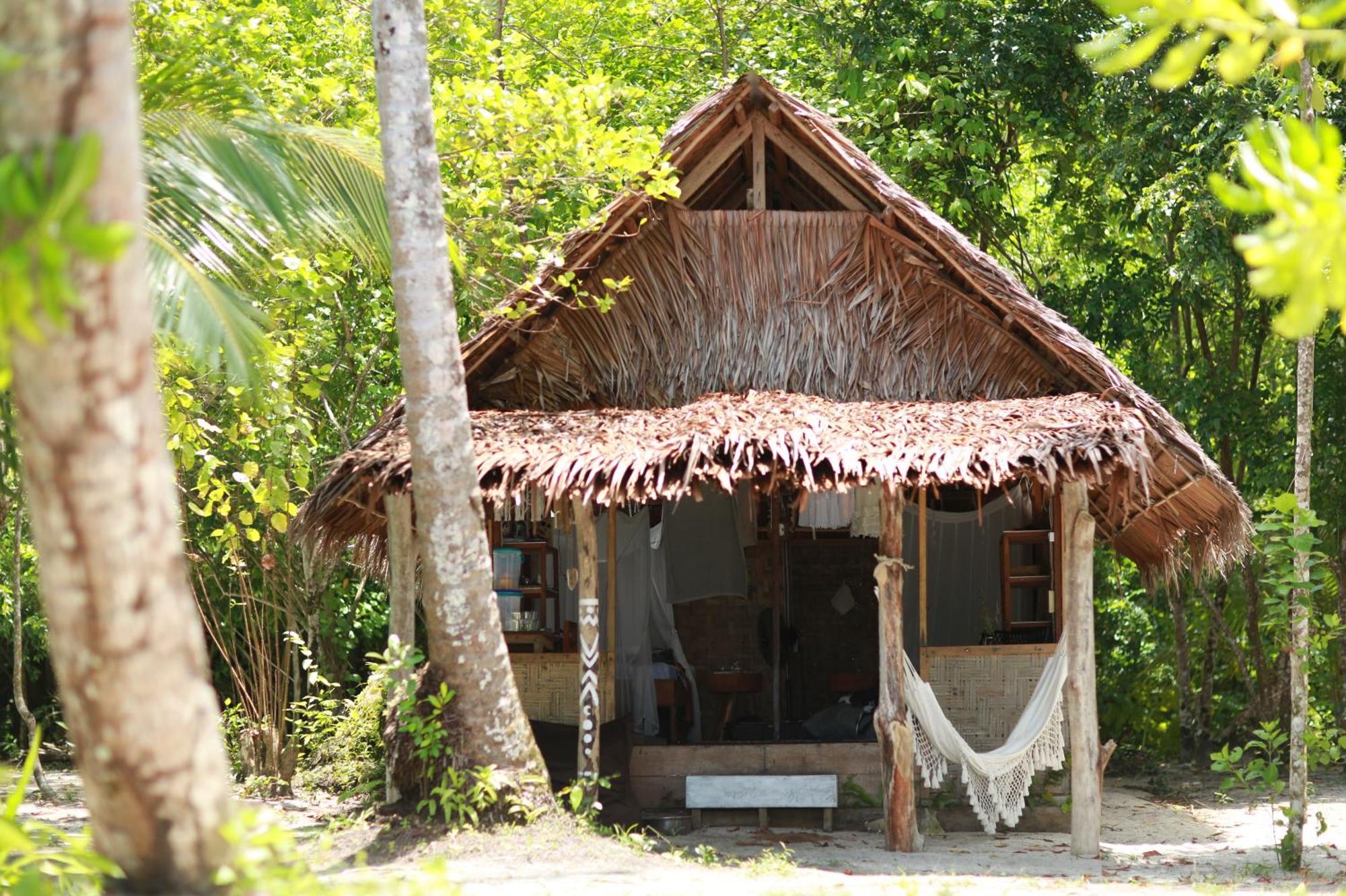 Pinang Island - Private Island Sea View Bungalows Singkil  エクステリア 写真
