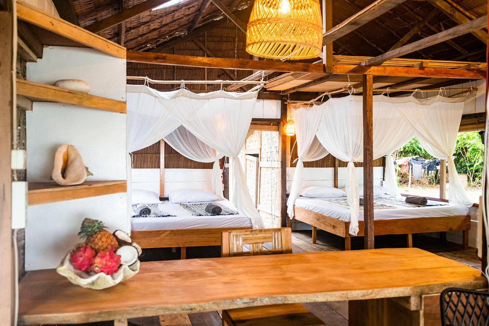 Pinang Island - Private Island Sea View Bungalows Singkil  部屋 写真