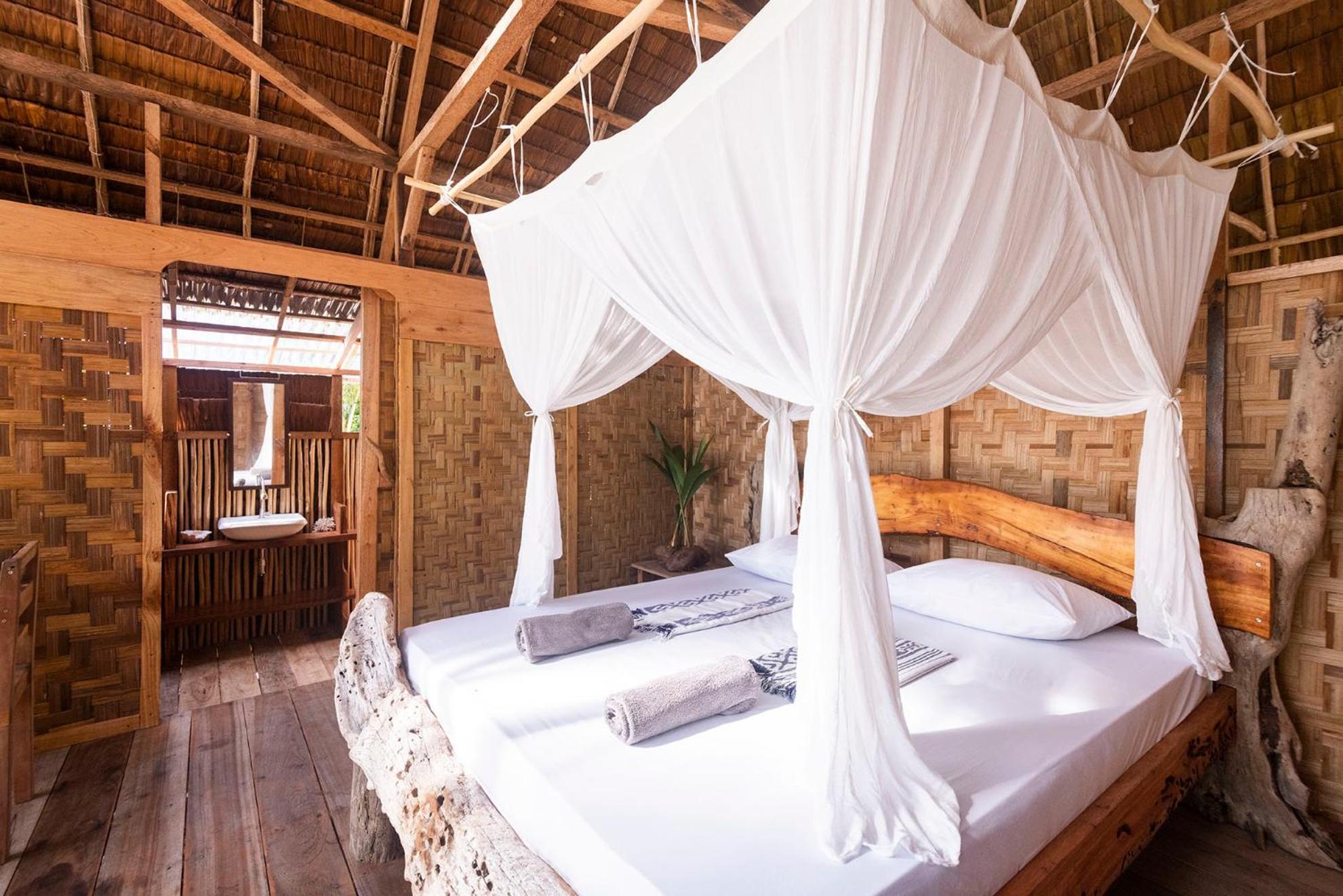 Pinang Island - Private Island Sea View Bungalows Singkil  エクステリア 写真