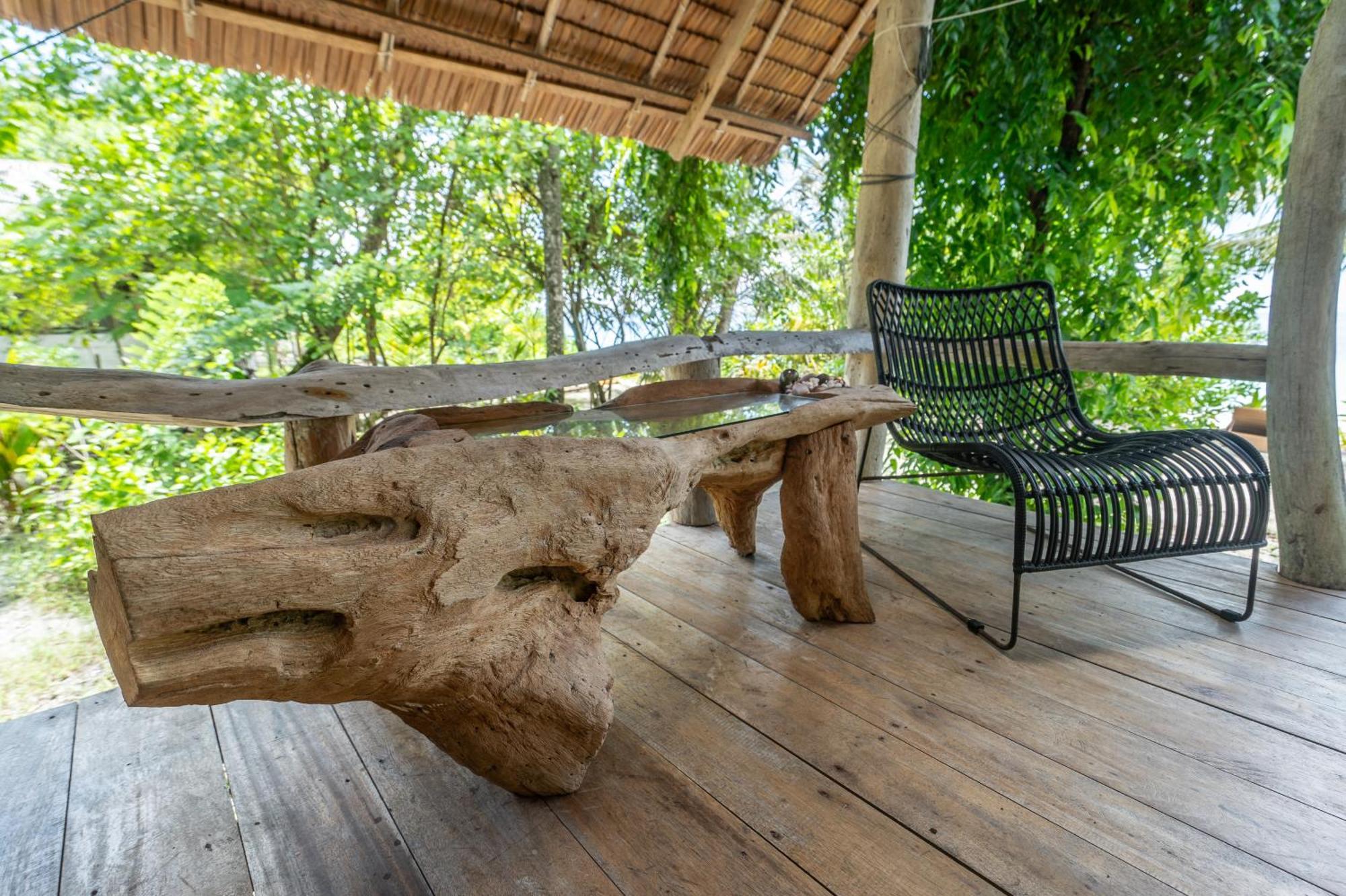 Pinang Island - Private Island Sea View Bungalows Singkil  部屋 写真