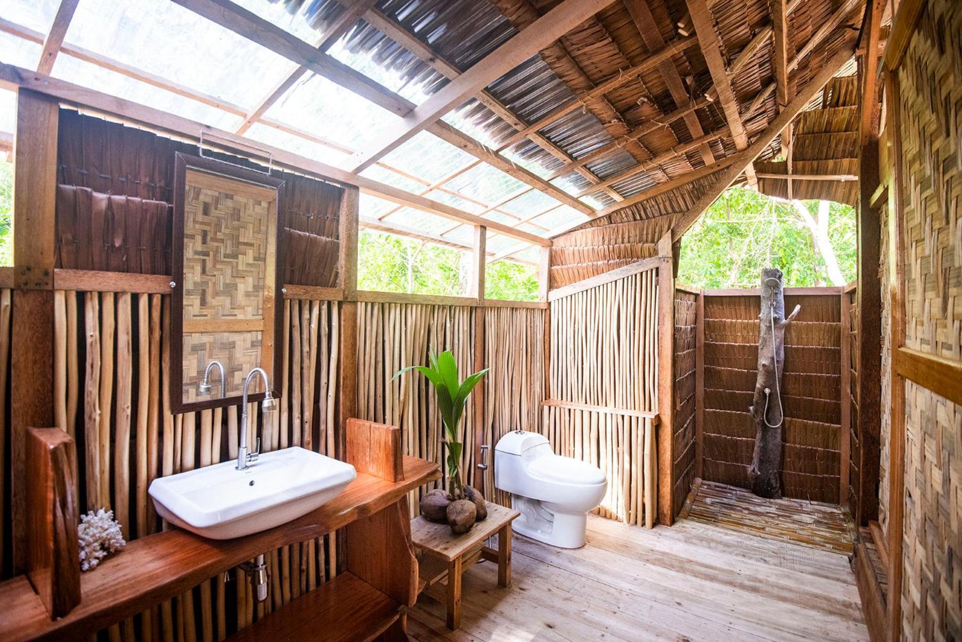 Pinang Island - Private Island Sea View Bungalows Singkil  エクステリア 写真